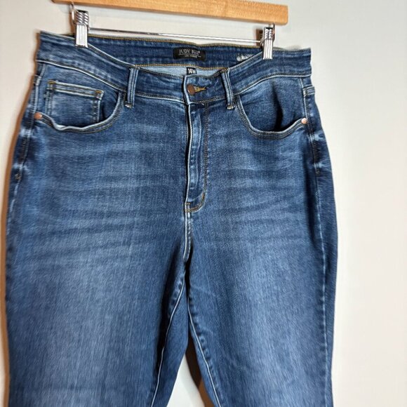 Judy Blue Slim Fit jeans - Picture 2 of 6